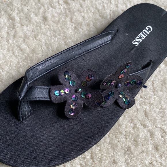 Black sequin floral flip flops - Picture 2 of 6